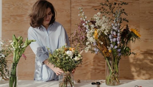 ako vybrať vhodnú vázu pre kvety